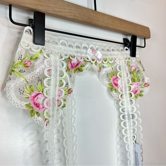 NWT For Love & Lemons Trellis Rose Floral Garter in White XXS - Picture 12 of 12